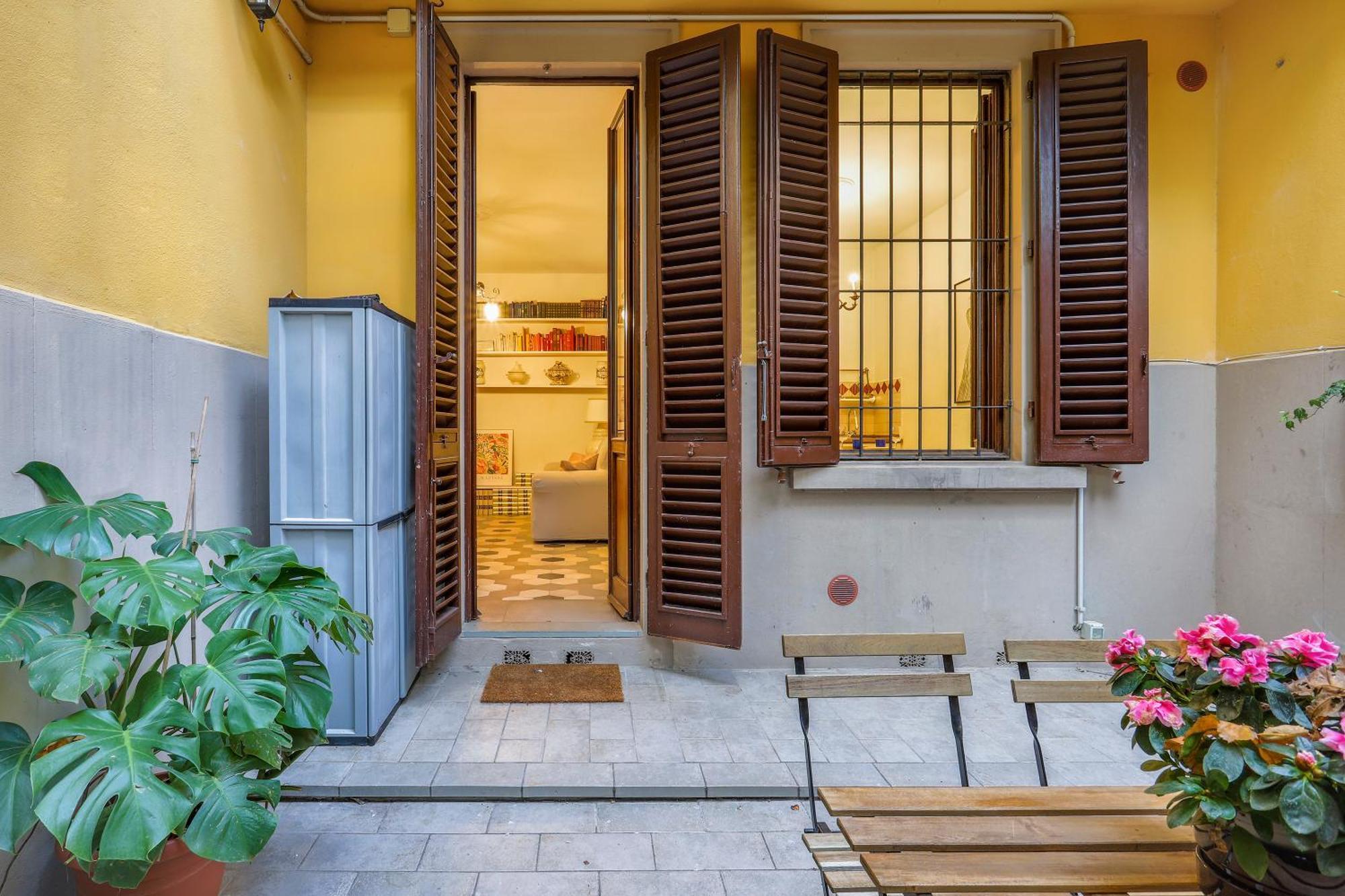 One-Bedroom Apartment With Patio Флоренция Экстерьер фото