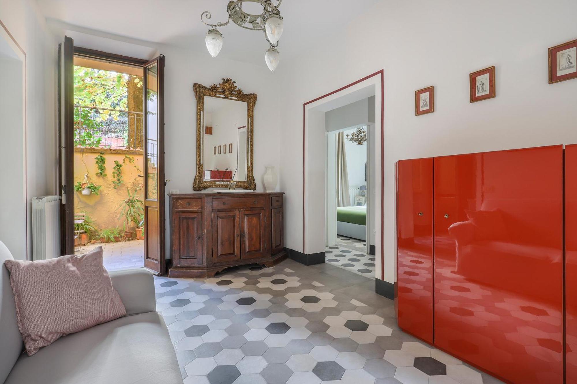 One-Bedroom Apartment With Patio Флоренция Экстерьер фото