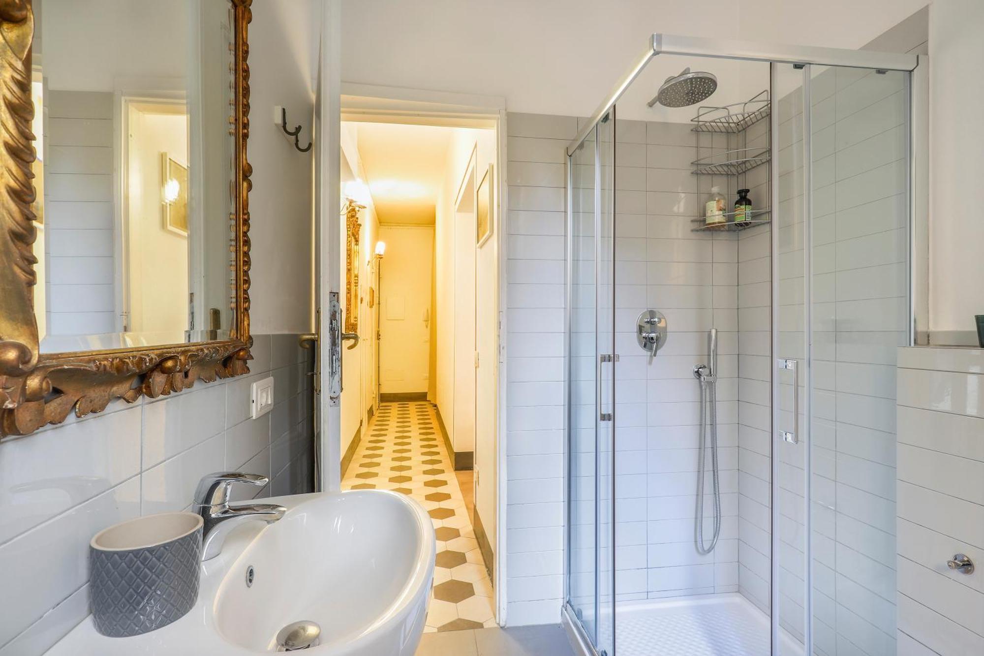 One-Bedroom Apartment With Patio Флоренция Экстерьер фото