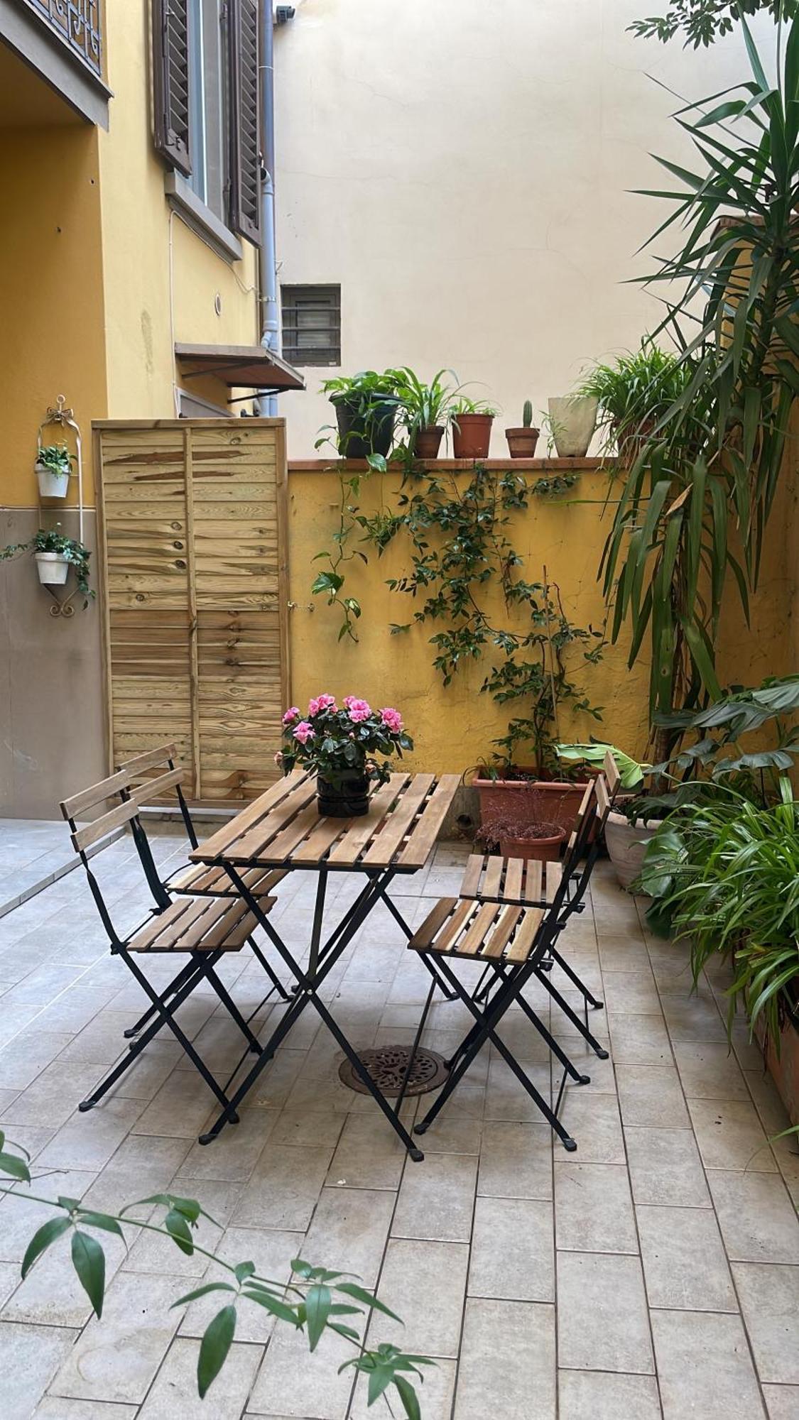 One-Bedroom Apartment With Patio Флоренция Экстерьер фото