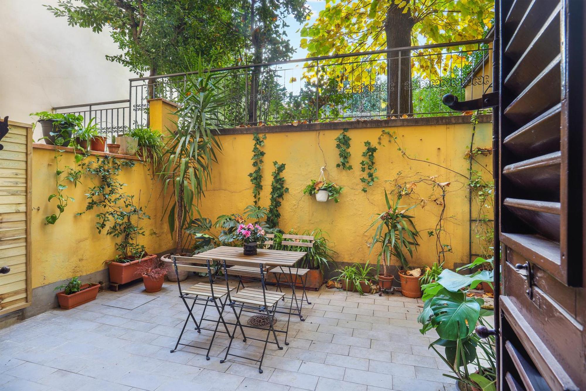 One-Bedroom Apartment With Patio Флоренция Экстерьер фото